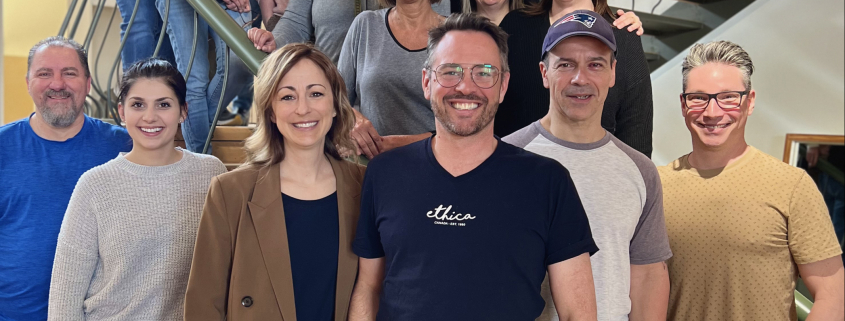 Sébastien et Julia avec une partie de l'équipe d'Attraction
